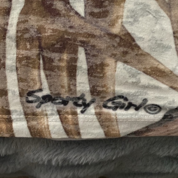 Sporty girl, Large, Razorback tank top, antler camouflage - Picture 3 of 4